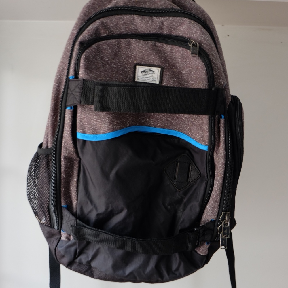 VANS Off The Wall Backpack with Skateboard Sleeve